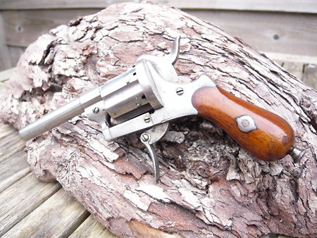 Derringer,Pepper box, pinfire and revolvers. F4
